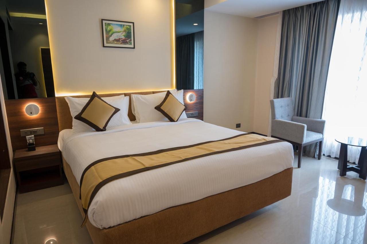 Hotel Golden Retreat Baharampur Exteriér fotografie