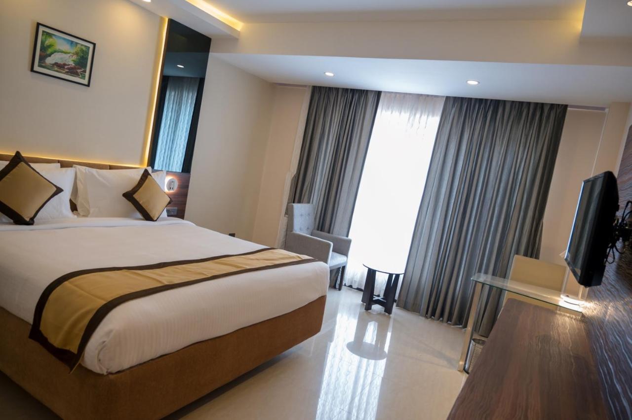 Hotel Golden Retreat Baharampur Exteriér fotografie
