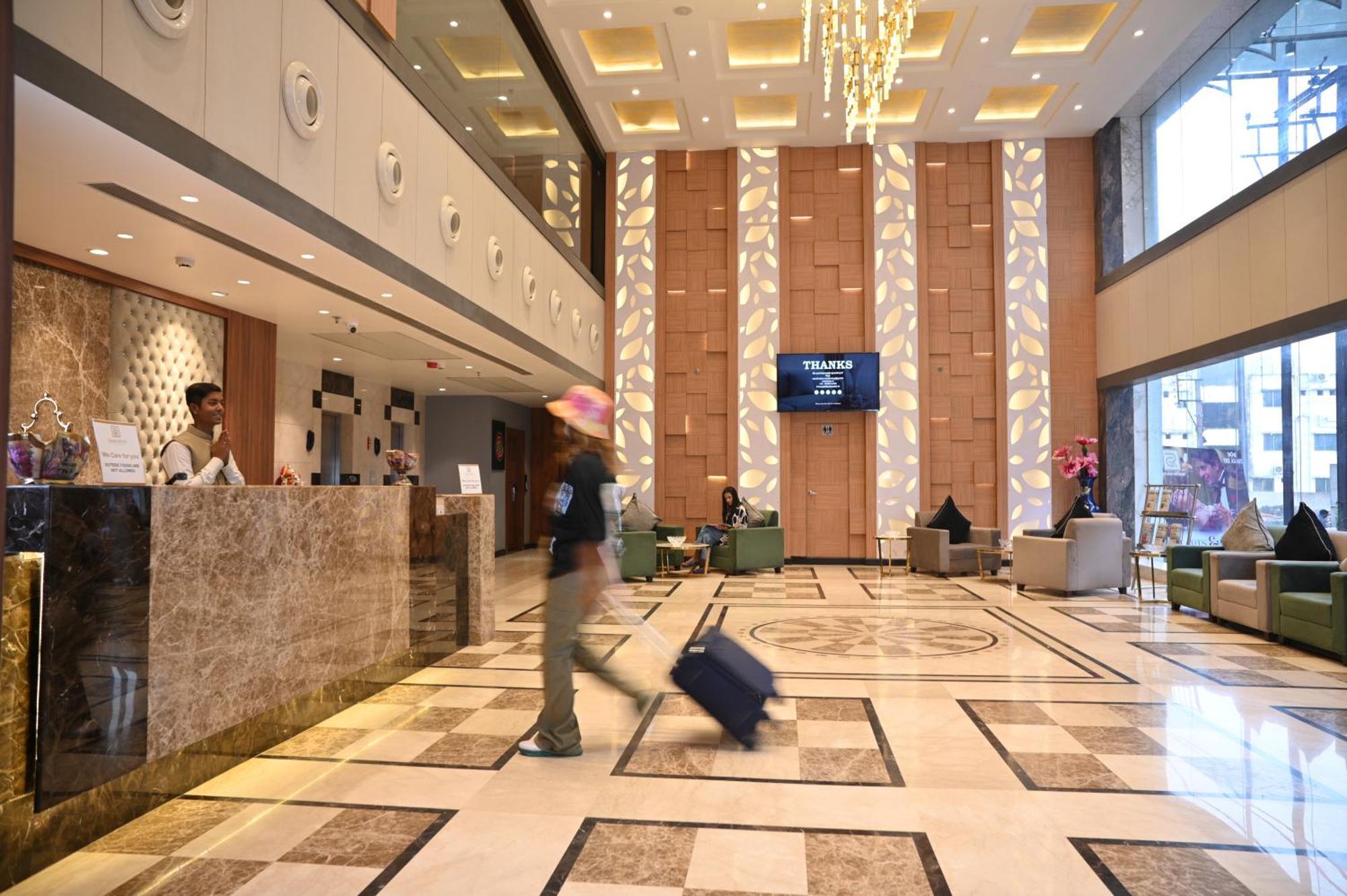 Hotel Golden Retreat Baharampur Exteriér fotografie